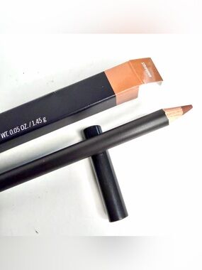 MAC Lip Pencil Liner STRIPDOWN